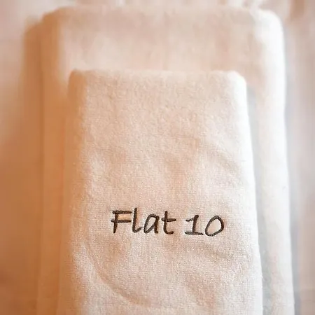 Flat 10 In The Old Town, 2 Bedrooms, Underground Parking Appartement